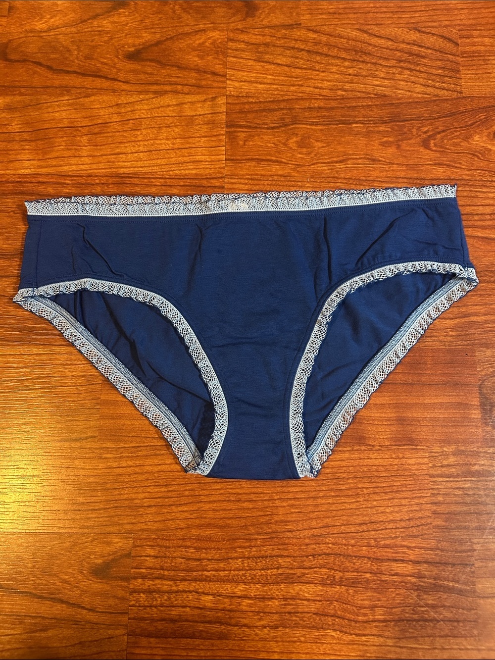 Victoria's Secret Hiphugger Panty Medium